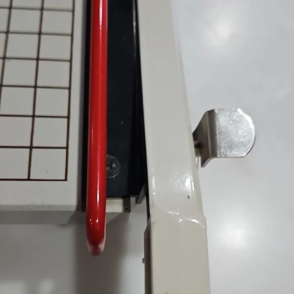 2612 Paper Cutter/Safety Latch, Metric and inches. - Picture 3 of 4